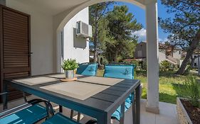 Apartments Lopari